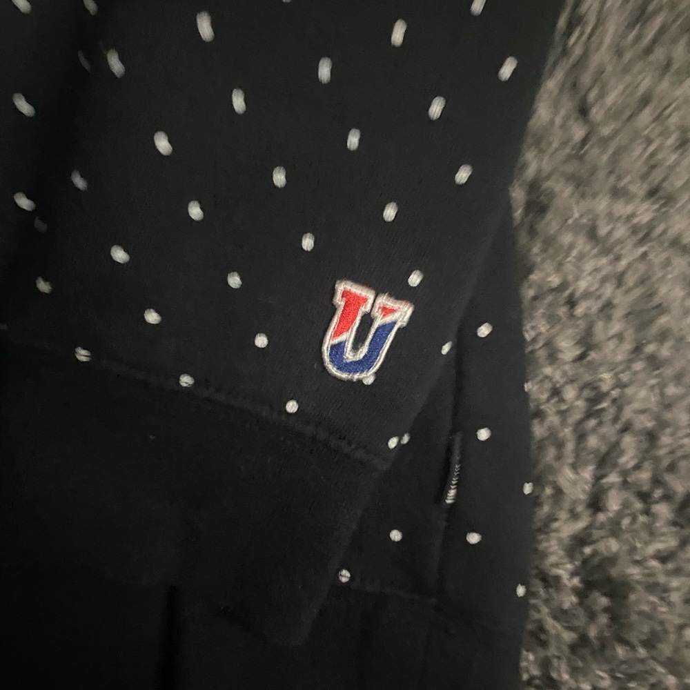 Undefeated Crewneck - Picture 2 of 5